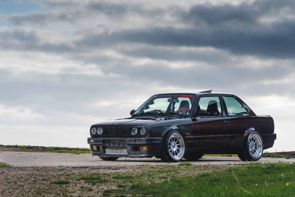 BMW E30 V8
