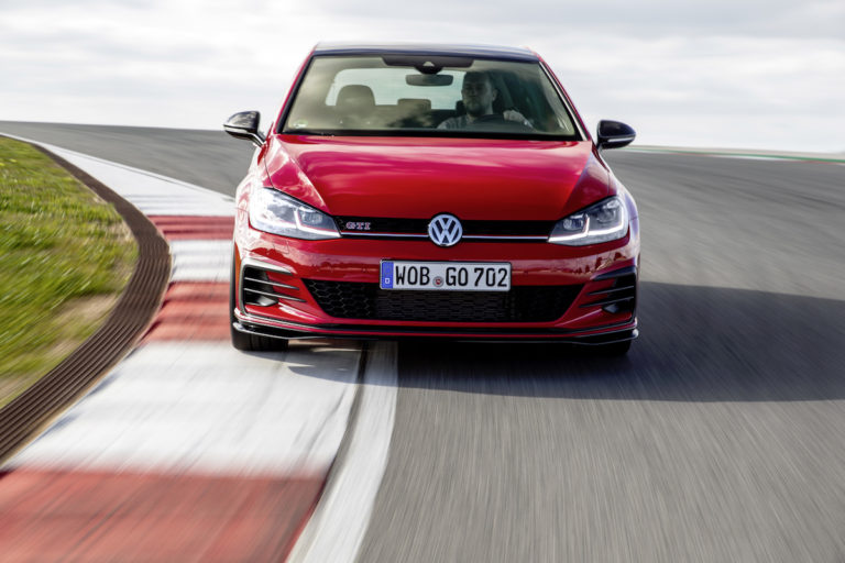 VW Bringt Golf GTI TCR An Den Start | Eurotuner News