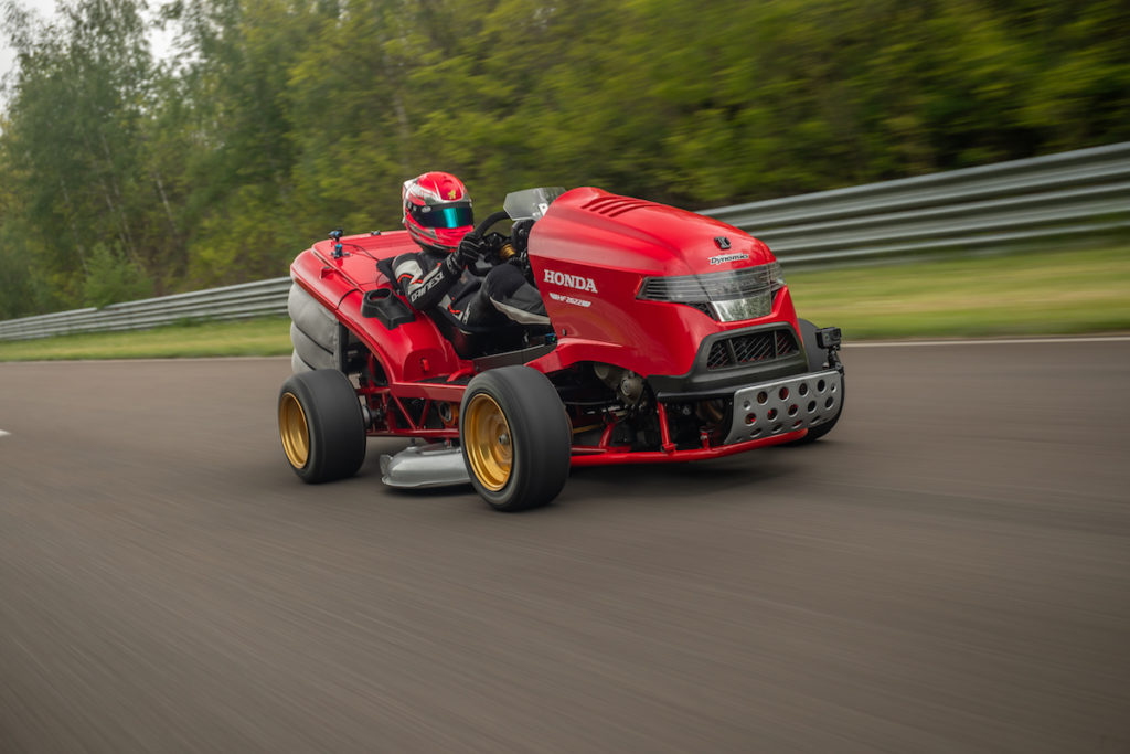 Honda Mean Mower V2 Geschwindigkeitsrekord Rasenmäher Lausitzring