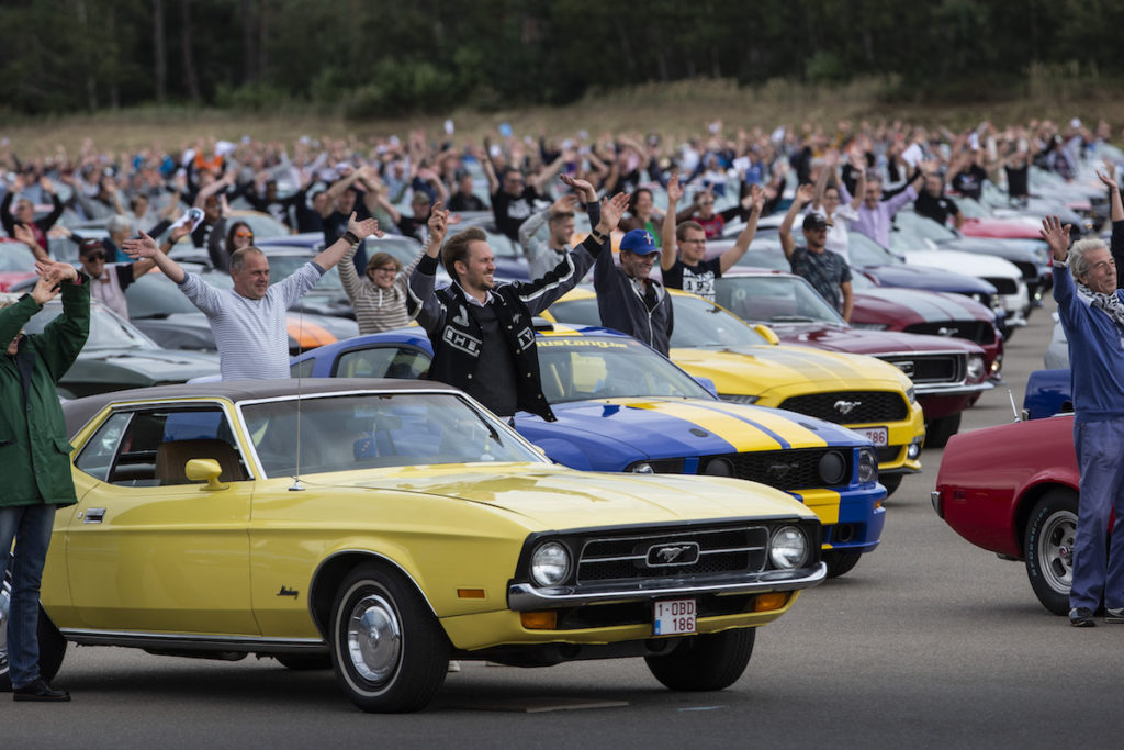 Weltrekord Ford Mustang weltgrößtes Treffen Lommel Belgien