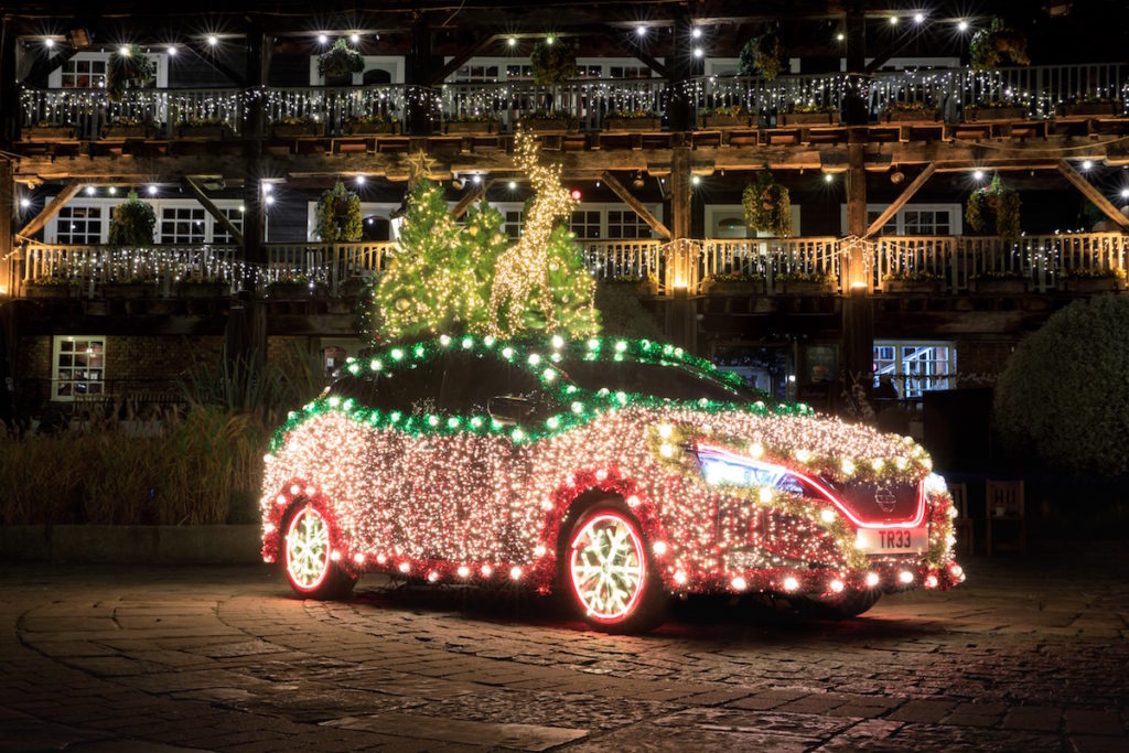 Nissan Leaf Tree Elektroauto Weihnachtsbeleuchtung