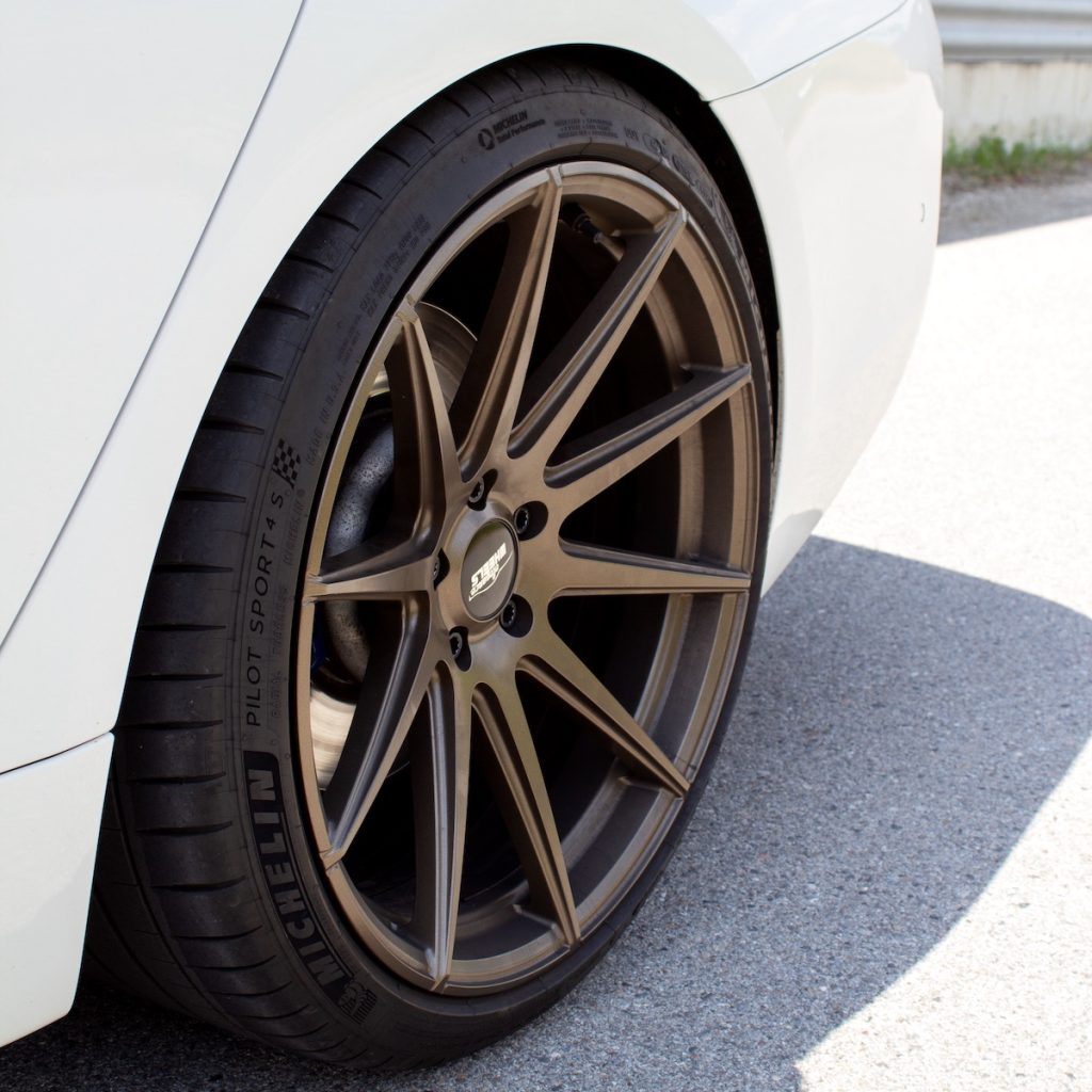 Elegance Wheels E1 FF-Felge am BMW G30 M550i von HS Motorsport