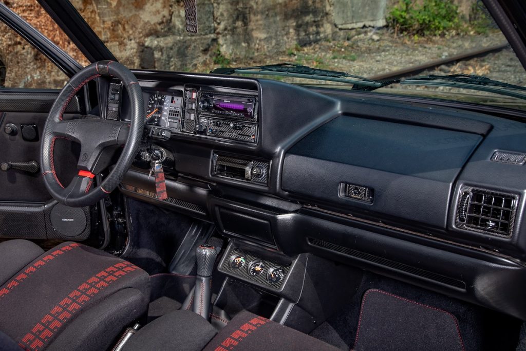 VW Golf 1 Cabriolet Sportline Oldtimer Tuning Carbon-Laminierung Anbauteile Karosserie Motor-Optimierung Leistungssteigerung Felgen Gewindefahrwerk Innenraum-Veredelung