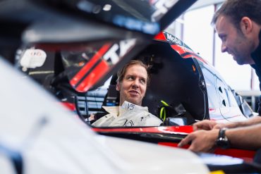 Vierfach-F1-Weltmeister Sebastian Vettel testet Porsche 963!