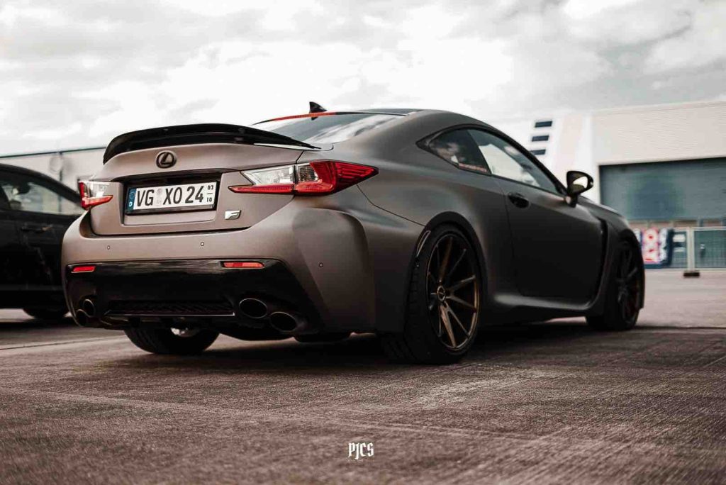 Lexus RC F von Sportauspuff-Versand