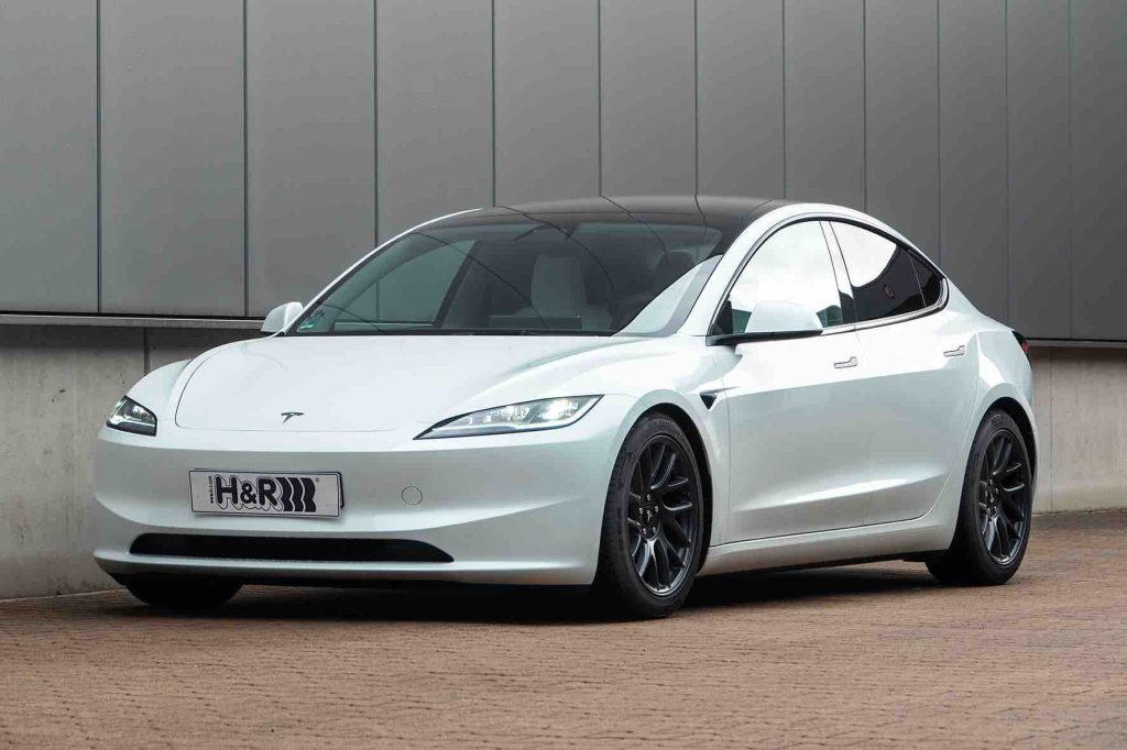 Tesla Model 3 Highland mit H&R Tieferlegungsfedern