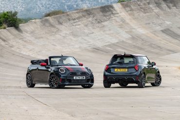 Neue MINI John Cooper Works-Modelle als Coupé & Cabrio