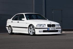 BMW E36 318is Limousine Tuning AC Schnitzer Motor-Optimierung Felgen Bodykit Innenraum-Veredelung Bremsen Gewindefahrwerk Soundanlage