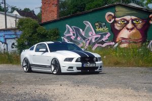 Ford Mustang GT S197 Tuning Abgasanlage Luftfahrwerk Felgen US-Muscle Car Coupé