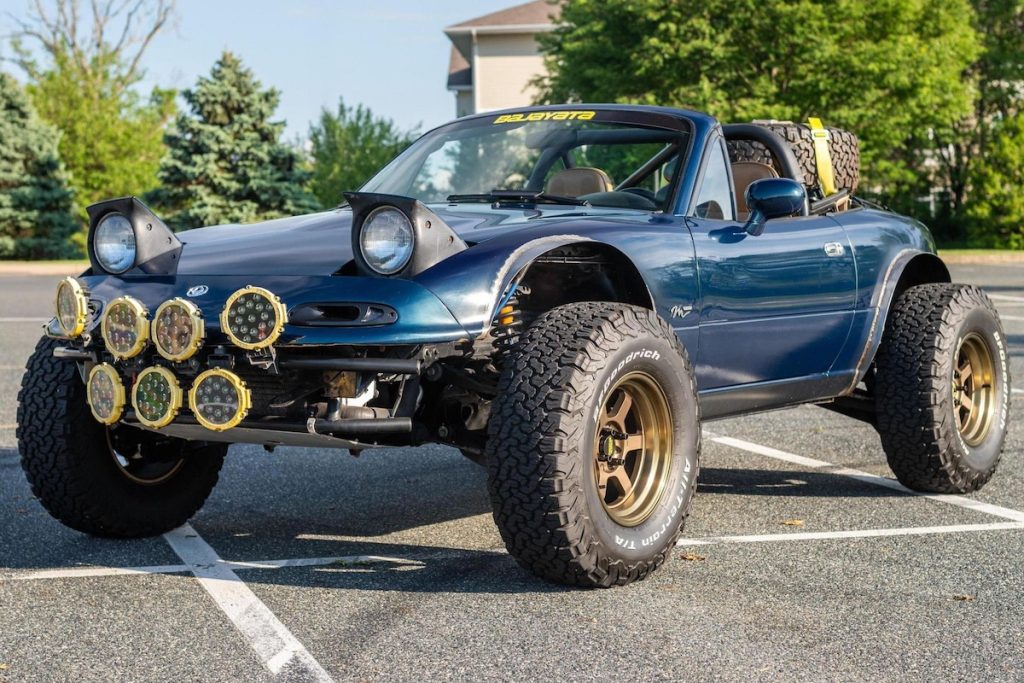 Mazda MX-5 NA 1994 Tuning Offroad-Umbau Fahrwerk Höherlegung Felgen Reifen Karosserie-Anpassungen Zusatzbeleuchtung Innenraum Veredelung Roadster Versteigerung Cars & Bids