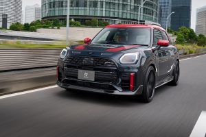 3DDesign Japan Tuning MINI John Cooper Works Countryman U25 Bodykit Karosserieteile Carbon Felgen Abgasanlage Gewindefedern Innenraum Pedalerie