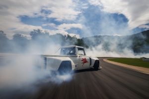 Toyota Stout 1900 Pick-up Drift Car Tuning Motorsport Ryan Tuerck Motor Gewindefahrwerk Felgen Bremsen Widebody Karosseriekit Innenraum