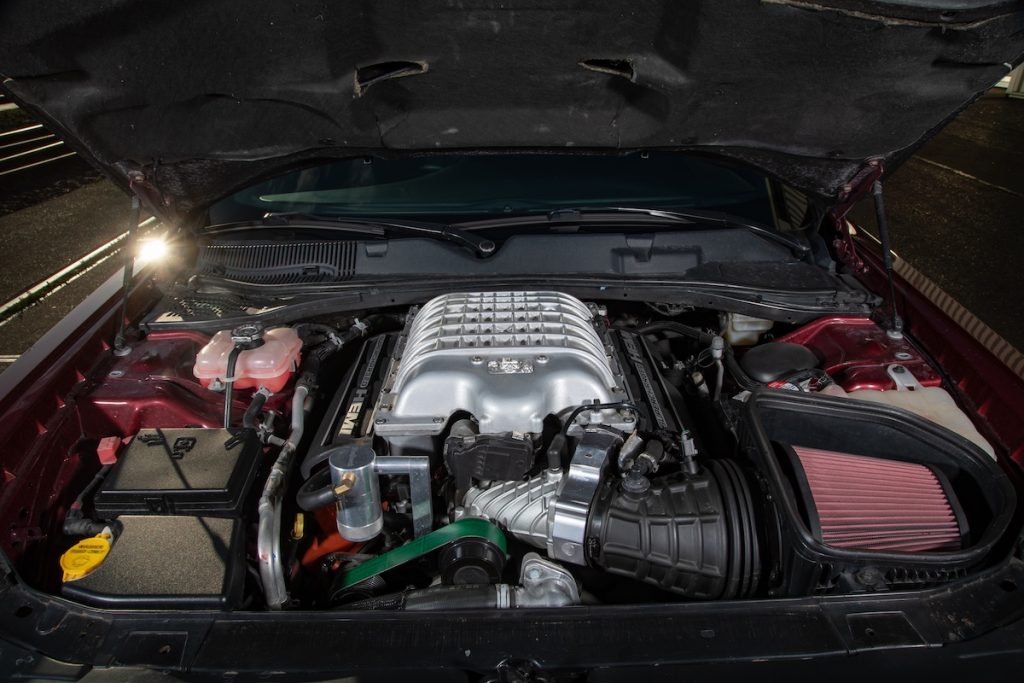 Dodge Challenger SRT Hellcat Tuning Leistungssteigerung Differenzialverstärkung Fahrwerk Carbon Karosserieteile US-Muscle Car Coupé Drag Racing