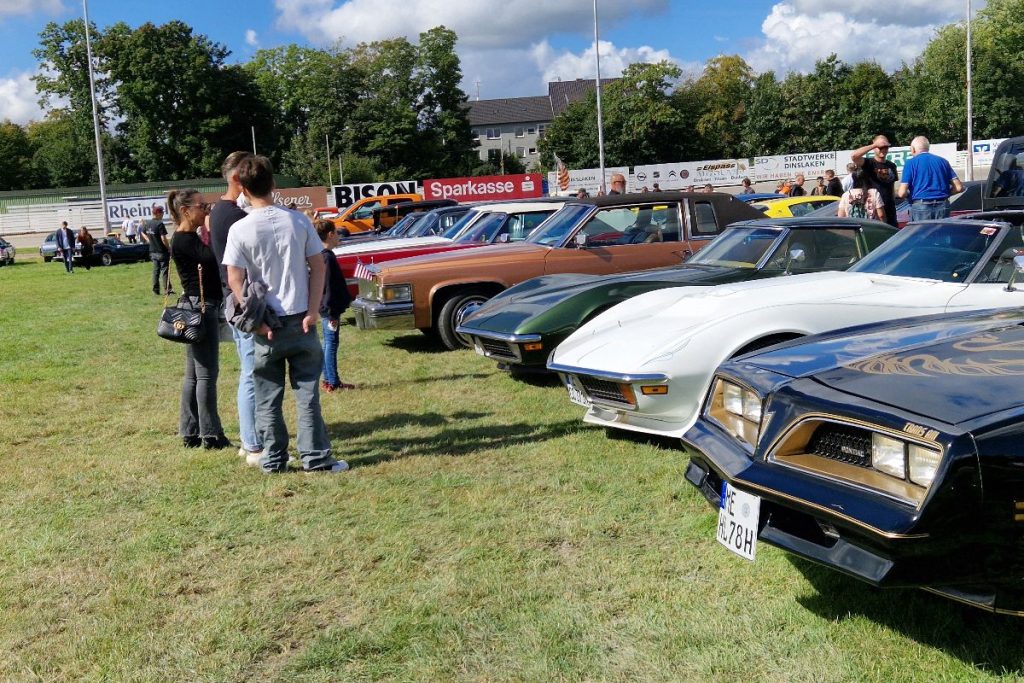 1. American Drivestyle Show 2025 Trabrennbahn Dinslaken Treffen Event US-Cars