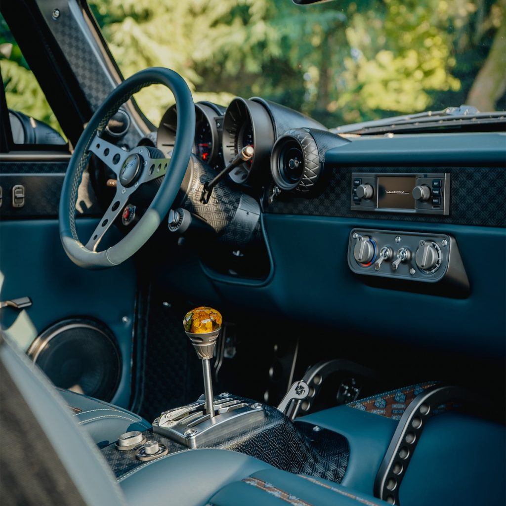 Totem Automobili GT Super "Marinella" Kollaboration Unikat Restomod Coupé Italien Carbon Karosserie Sonderlackierung Custom-Innenausstattung Concours d'Elegance Pebble Beach