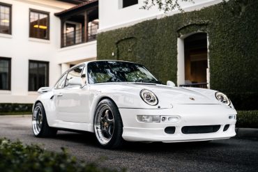 ECD Automotive Design Porsche 911 Turbo 993 Restomod Veredelung Felgen LED-Beleuchtung Motor Leistungssteigerung Getriebe Fahrwerk Bremsen Innenraum Sportwagen Ikone Coupé Project Gravette