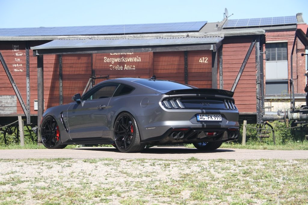 cardiologie Tuning Ford Mustang GT Fastback Bodykit Leistungssteigerung Kompressor Felgen Fahrwerk Bremsen Innenraum-Veredelung US-Muscle Car Coupé