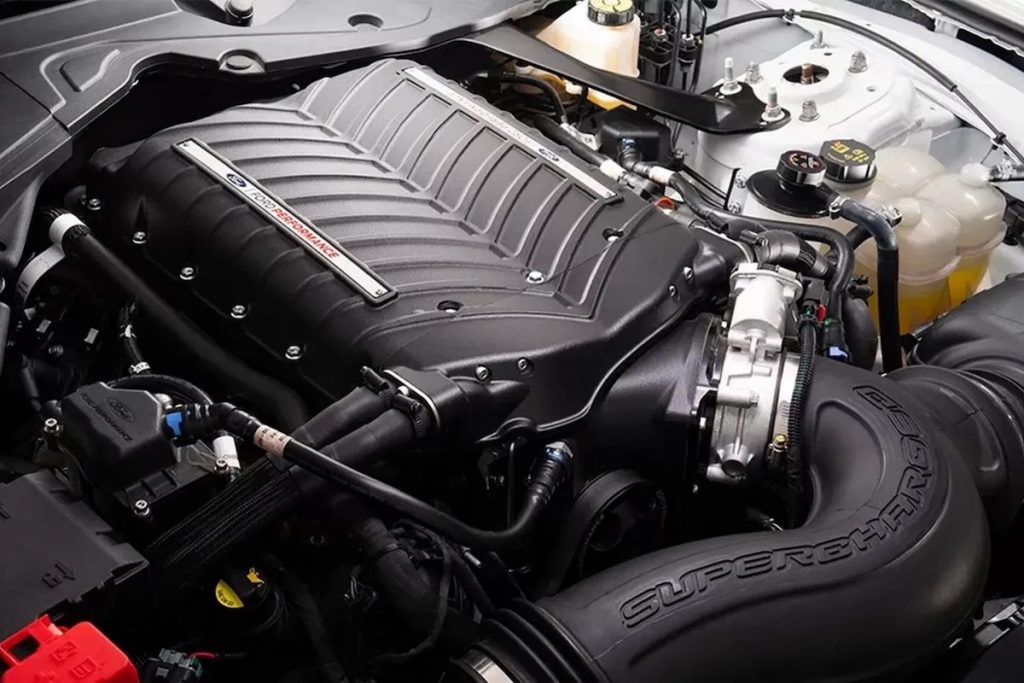 Ford Custom Garage Mustang FP800S Concept Neuheit Leistungssteigerung Kompressor Abgasanlage Fahrwerk Carbon-Karosserieteile Felgen Innenraum-Veredelung Muscle Car Coupé