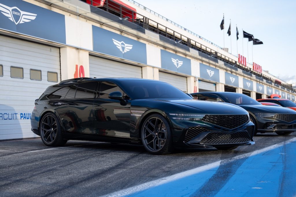 Genesis G90 Wingback Concept Sportkombi Luxusklasse Studie Widebody Karosserieteile Felgen Unikat