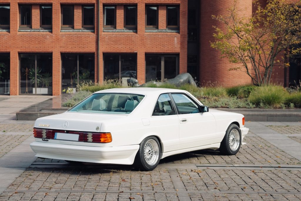 Styling Garage Mercedes C126 500 SEC Gullwing 1984 Sonderbau Flügeltüren RM Sotheby's Versteigerung Auktion