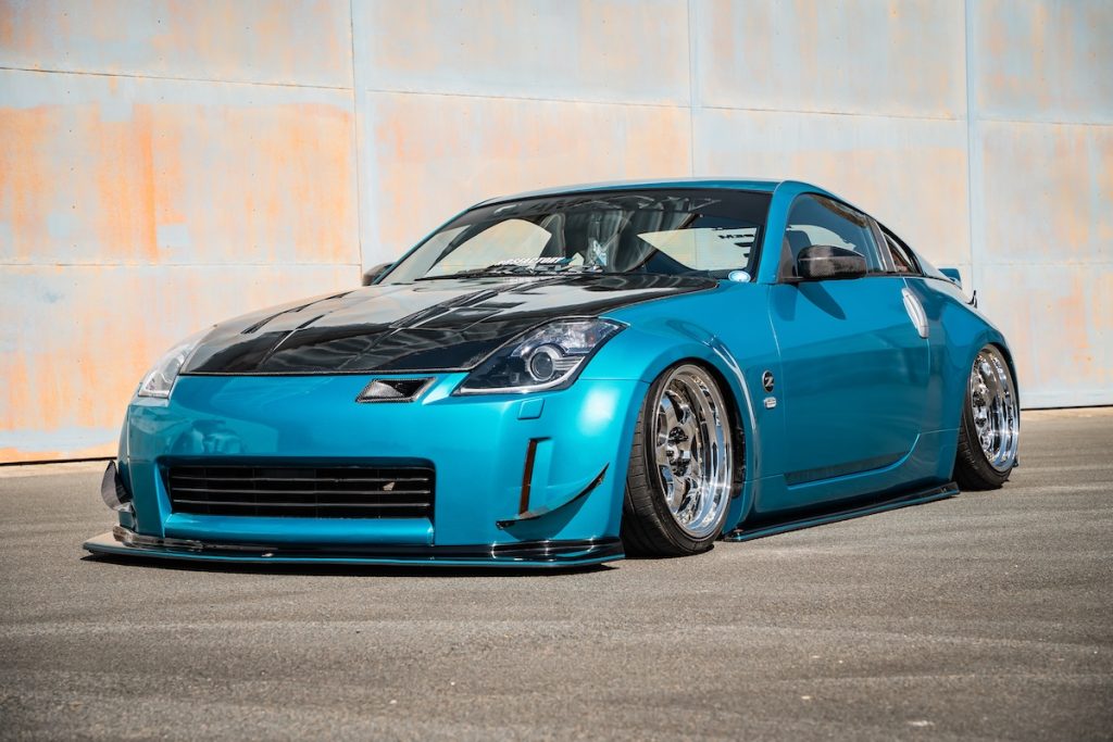 Nissan 350Z Tuning Bodykit Folierung Airride Luftfahrwerk Felgen Bremsen Innenraum-Veredelung Sportwagen Coupé Frankreich