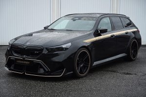 MANHART MH5 900 E Tuning Leistungssteigerung Zustazsteuergerät Abgasanlage Fahrwerk Tieferlegung Felgen Dekorsatz BMW G99 M5 Touring Topmodell
