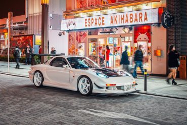 Mazda RX-7 Type RZ FD Tuning RE Amemiya Bodykit Leistungssteigerung Turbolader Felgen Innenraum-Veredelung