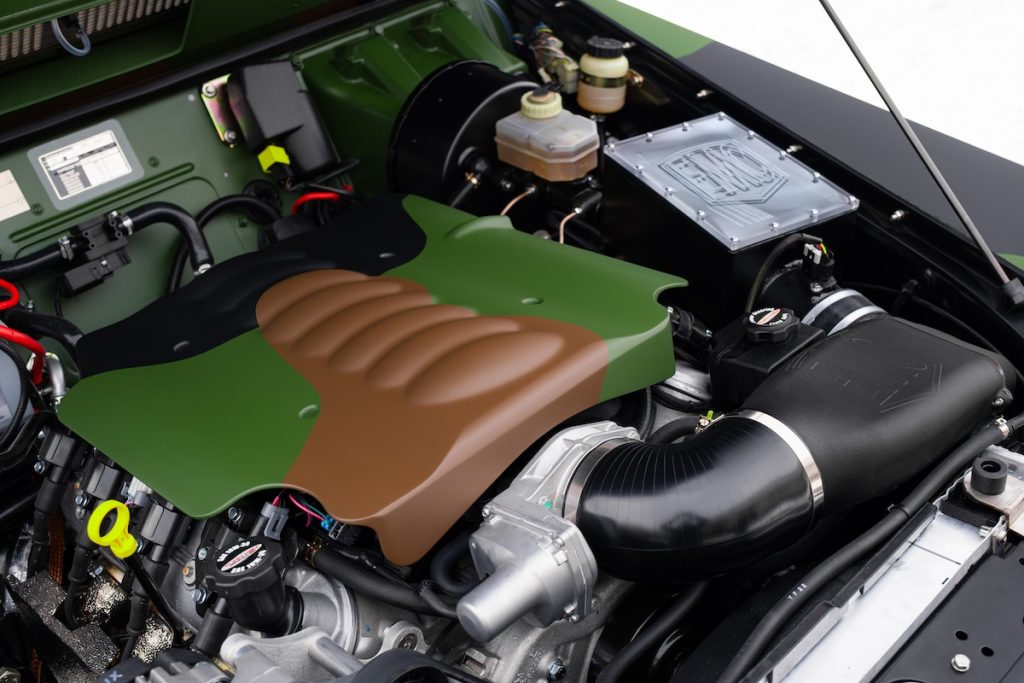Expedition Motor Company EMC Restomod Wolf Mercedes-Benz 620 GE Camouflage-Optik Felgen Fahrwerk LS3 V8 Ottomotor Automatikgetriebe Innenraum-Upgrade Geländewagen Allradantrieb Militär