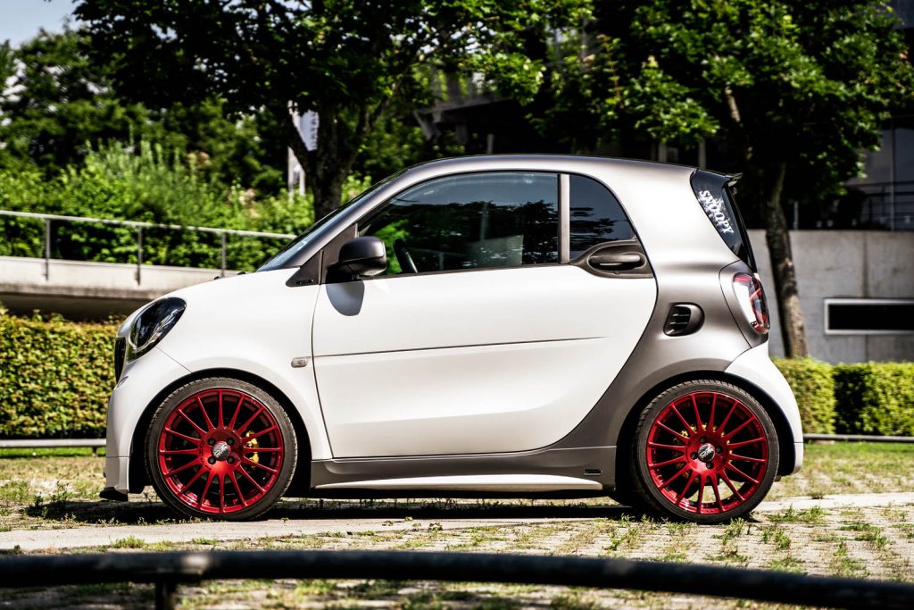 Rote OZ-Felgen und mehr für den Smart Fortwo 453