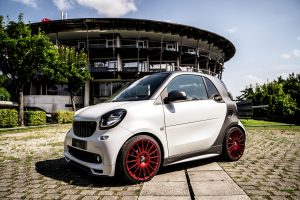 Rote OZ-Felgen und mehr für den Smart Fortwo 453