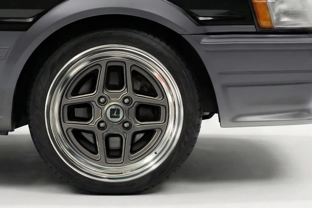 Tom's Heritage Toyota Corolla Levin AE86 Neuaufbau Restomod Karosserie-Upgrade Innenraum-Neuausstattung Japan