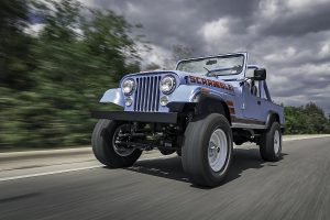 Vigilante Jeep Scrambler Restomod Verlängerung Aluminium-Karosserie Felgen Innenraum-Upgrade Chassis Fahrwerk Bremsen Motor V8 HEMI US-Car Geländewagen Offroader