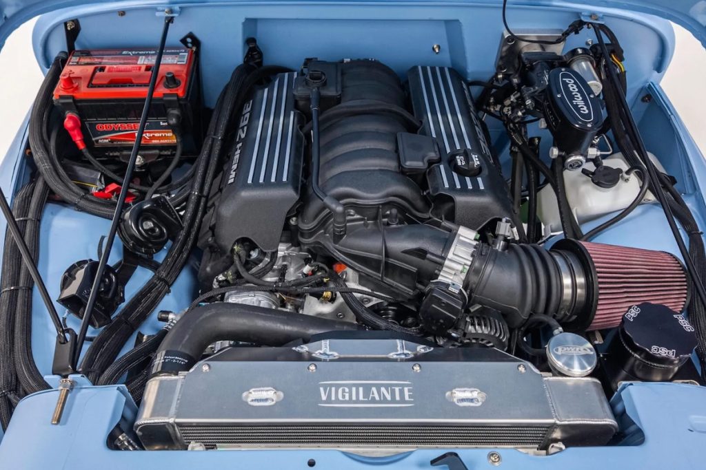 Vigilante Jeep Scrambler Restomod Verlängerung Aluminium-Karosserie Felgen Innenraum-Upgrade Chassis Fahrwerk Bremsen Motor V8 HEMI US-Car Geländewagen Offroader