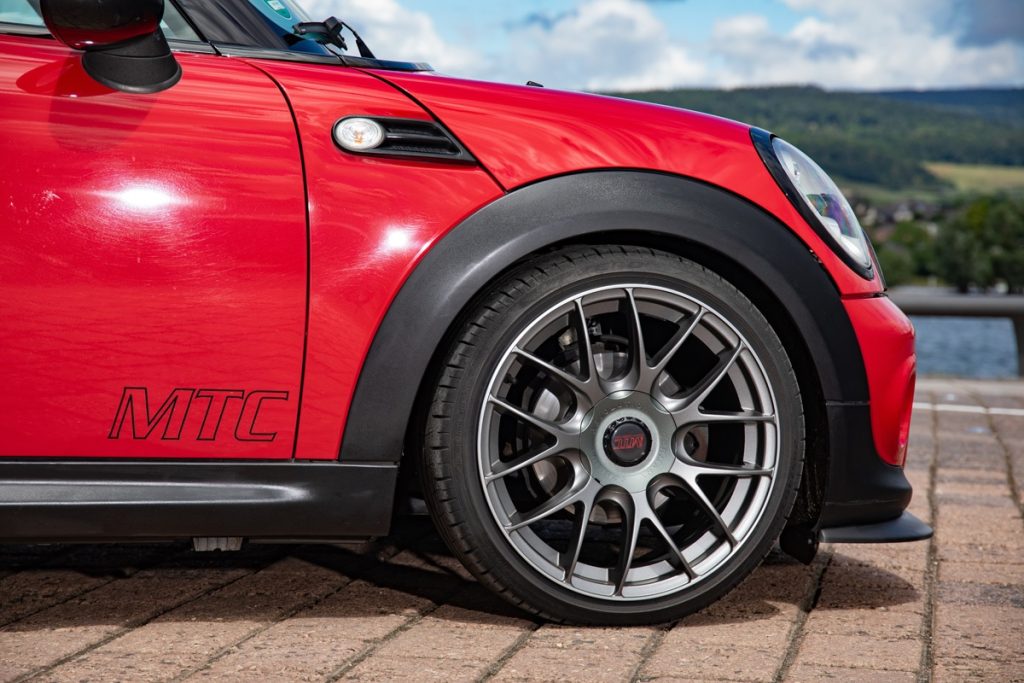 Maxi-Tuner.com MTC140 MINI Cooper R56 Leistungssteigerung Gewindefahrwerk Abgasanlage Felgen Karosserieteile Datendisplay