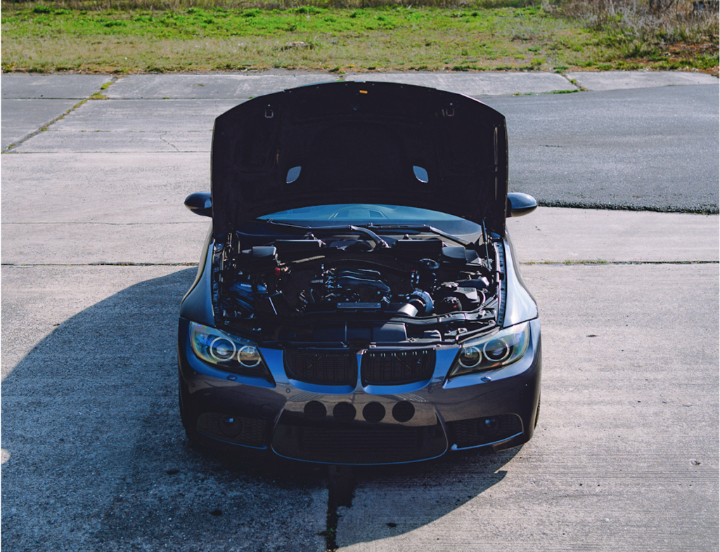 BMW E91 325d und E9x-Ladeluftkühler von Wagner Tuning