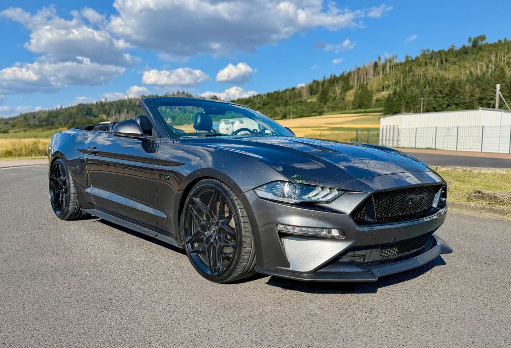 Verfeinertes Muscle Car: neue SenZZo am Open Air-Mustang