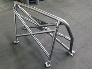 Ein abgestützter und verstrebter Clubsport-Überrollbügel sollte in jedem Tracktool MINDESTENS an Bord sein.