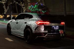 1016 Industries Harrison Woodruff Lamborghini Urus Geschenkpapier Weihnachten Baum Beleuchtung USA Hochleistungs-SUV Sportwagen