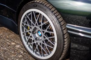 1987 BMW E30 M3 Encanced & Evolved by Redux Tuning Restomod Sportlimousine Topmodell Klassiker Carbon-Karosserie Leistungssteigerung Fahrwerk Schmiedefelgen Bremsanlage Innenausstattung