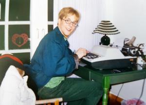 1997: Michael Cahsel gründet seinUnternehmen – mit Schreibmaschineund 90er-Modesünden.