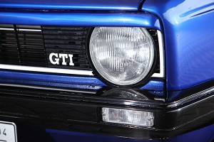 VW Golf I Blau