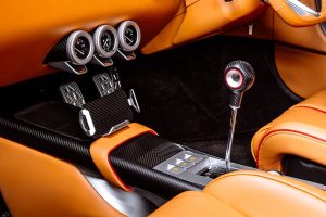 355 by Evoluto Restomod Mittelmotor-Sportwagen 90er Jahre Ferrari Optimierung Modernisierung Motor Fahrwerk Bremsen Innenraum-Neuausstattung Carbon-Karosserie Felgen