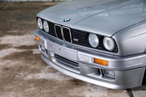 BMW E30 328i Silber