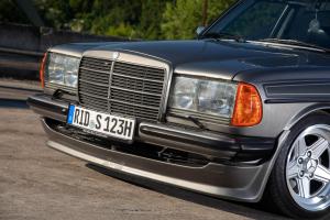 Mercedes-Benz S123 230 TE Huber