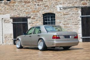 Mercedes-Benz W124 500 E