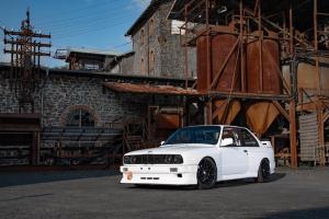 BMW E30 M3-Look weiss Jason