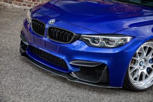 BMW F82 M4 blau Carbon