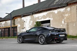 Chevrolet Camaro 6.2 V8 von SlyStyle Peforformance schwarz