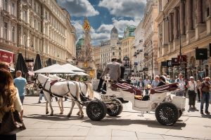AEZ Hotrod-Fiaker Wiener Originale Kutsche mit Leichtmetallfelgen Tokio 23 Zoll Gewinnspiel