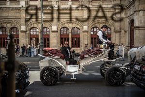 AEZ Hotrod-Fiaker Wiener Originale Kutsche mit Leichtmetallfelgen Tokio 23 Zoll Gewinnspiel